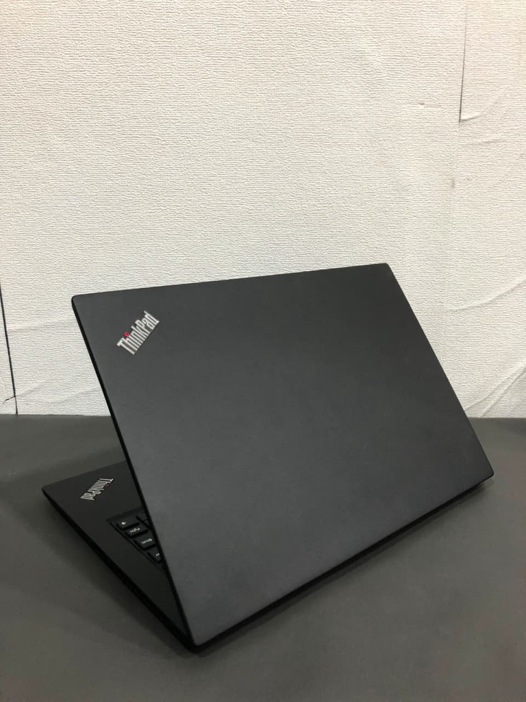T480s - tampak belakang