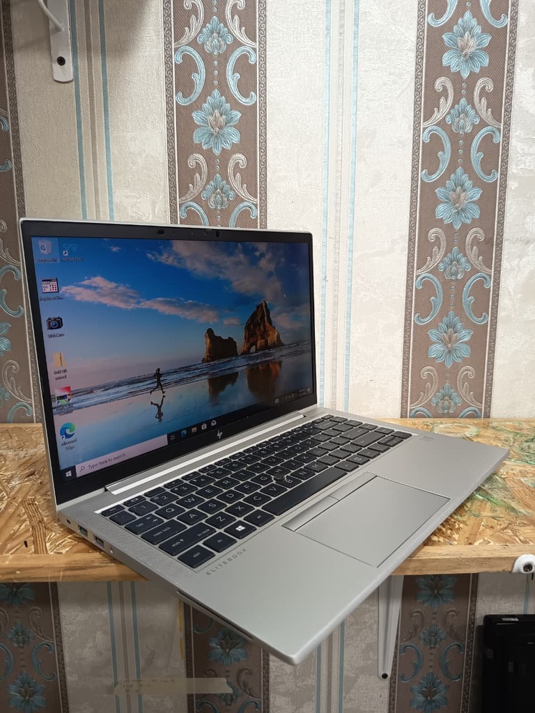 EliteBook 840 G8 - tampak samping