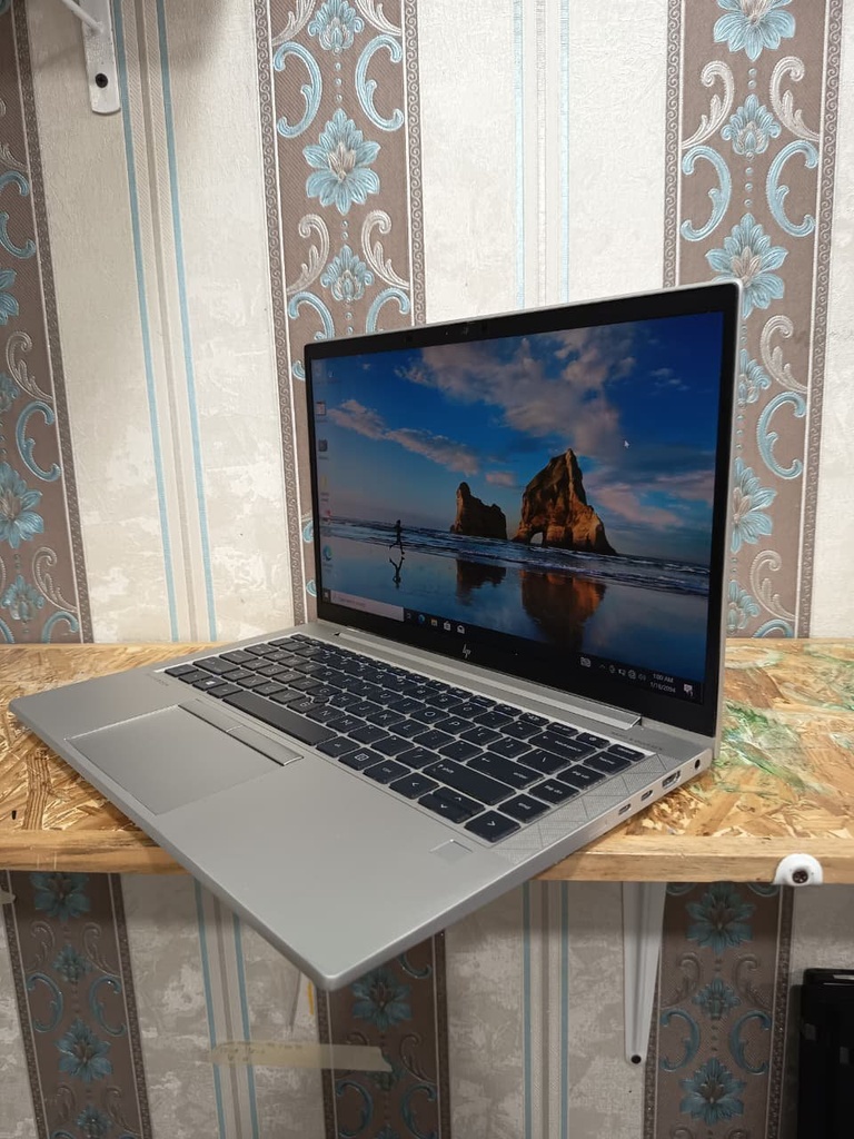 EliteBook 840 G8 - tampak depan
